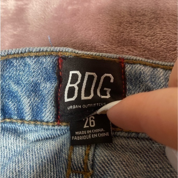 Urban Outfitters BDG high-rise straight-leg distressed mom jeans women’s size 26 - Picture 4 of 8